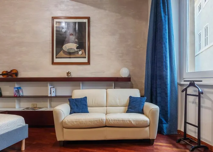 Guesthost - Piazza Navona Petite House Apartment Rom